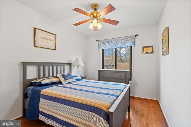 10518 ACACIA LN, Fairfax, VA 22032