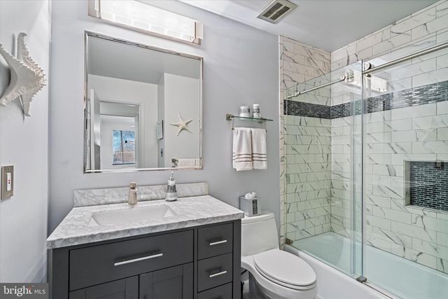 10518 ACACIA LN, Fairfax, VA 22032