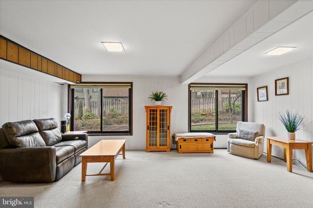 10518 ACACIA LN, Fairfax, VA 22032