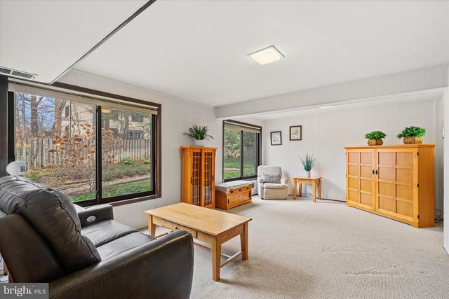 10518 ACACIA LN, Fairfax, VA 22032