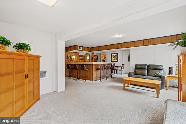 10518 ACACIA LN, Fairfax, VA 22032