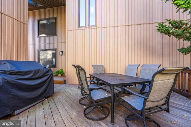 10518 ACACIA LN, Fairfax, VA 22032