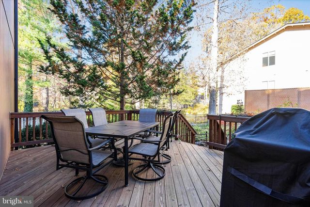 10518 ACACIA LN, Fairfax, VA 22032