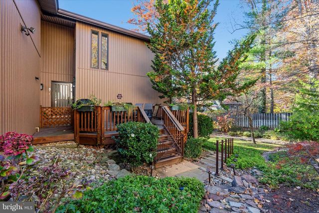 10518 ACACIA LN, Fairfax, VA 22032