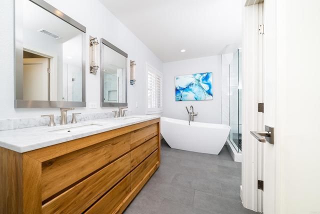 261 Chinquapin Avenue, Carlsbad, CA 92008