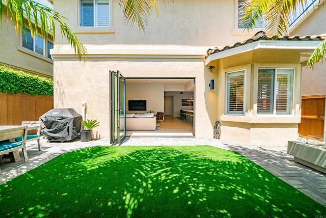 261 Chinquapin Avenue, Carlsbad, CA 92008