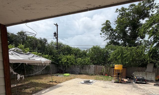 1210 W GERALD AVE, San Antonio, TX 78211