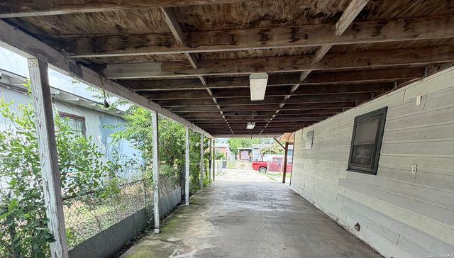 1210 W GERALD AVE, San Antonio, TX 78211