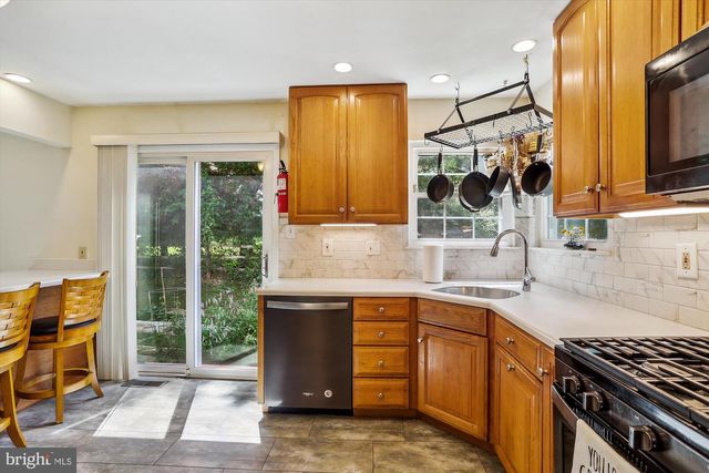 8420 TEA ROSE DR, Gaithersburg, MD 20879