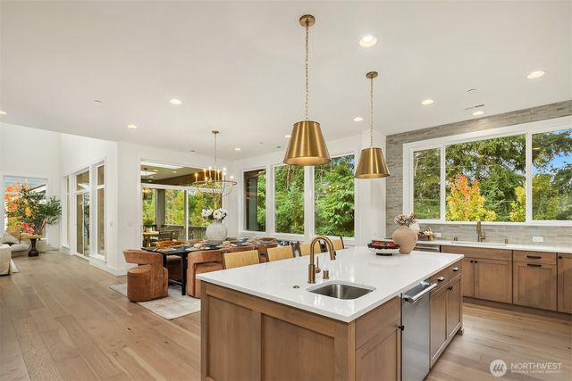 1531 158th Court SE, Bellevue, WA 98008
