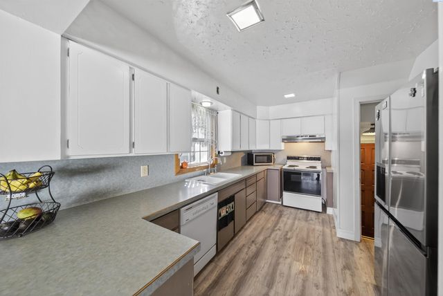 1011 Comstock St, Richland, WA 99352