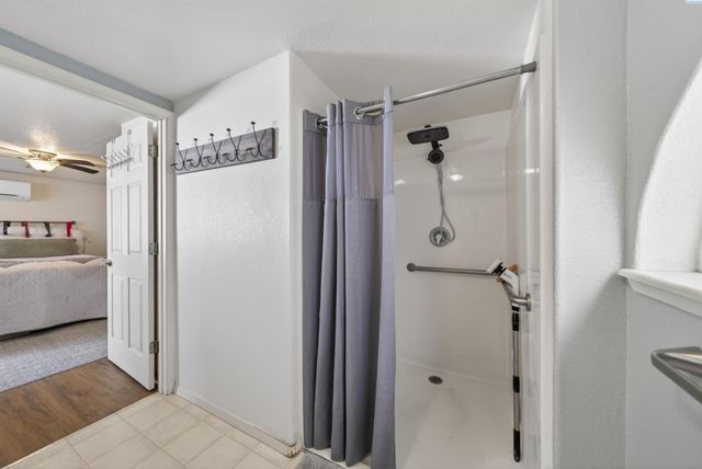 1011 Comstock St, Richland, WA 99352