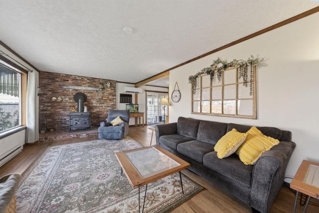 1011 Comstock St, Richland, WA 99352