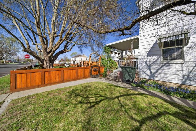 1011 Comstock St, Richland, WA 99352