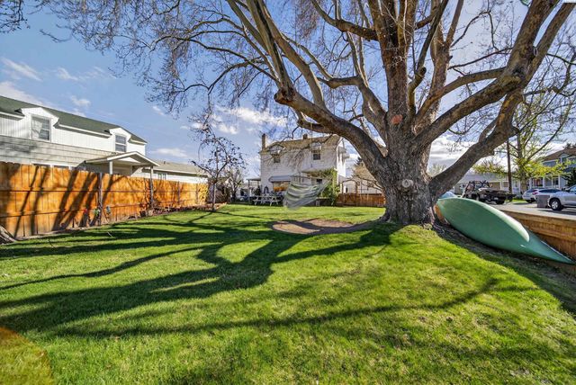 1011 Comstock St, Richland, WA 99352