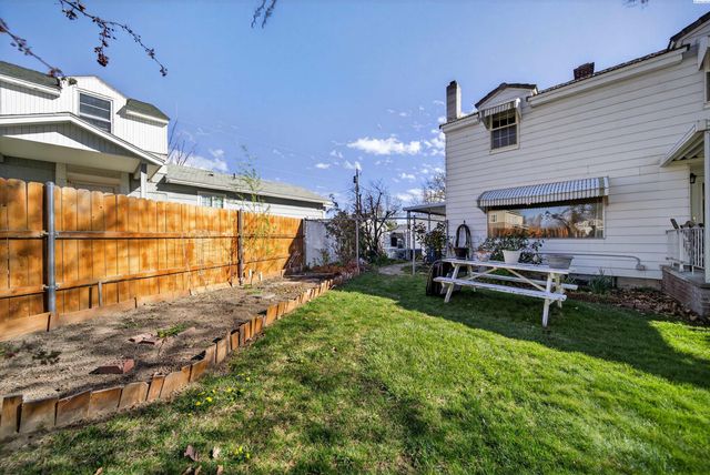 1011 Comstock St, Richland, WA 99352