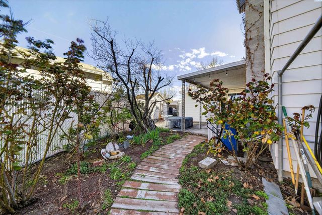 1011 Comstock St, Richland, WA 99352