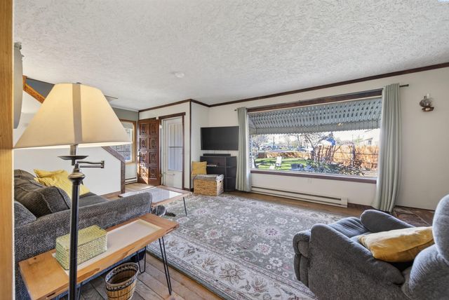 1011 Comstock St, Richland, WA 99352