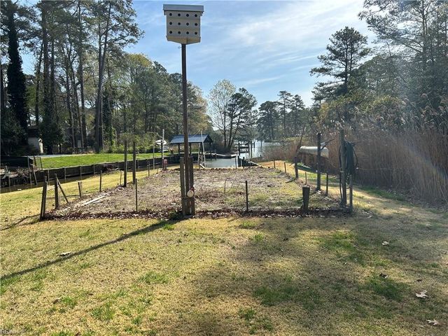 108 Dawson DR, Seaford, VA 23696