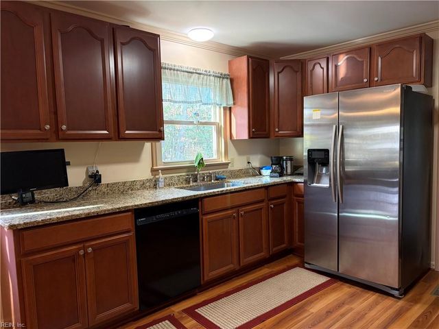 108 Dawson DR, Seaford, VA 23696