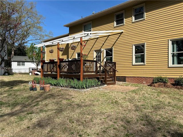 108 Dawson DR, Seaford, VA 23696