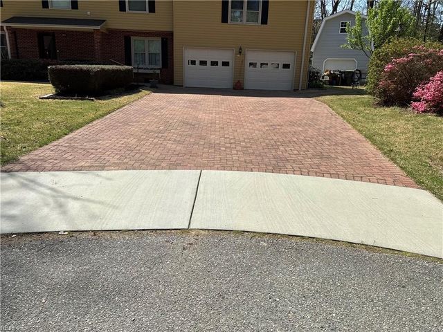 108 Dawson DR, Seaford, VA 23696