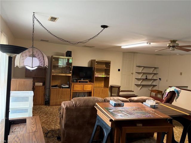 108 Dawson DR, Seaford, VA 23696