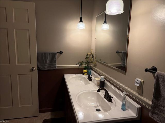 108 Dawson DR, Seaford, VA 23696