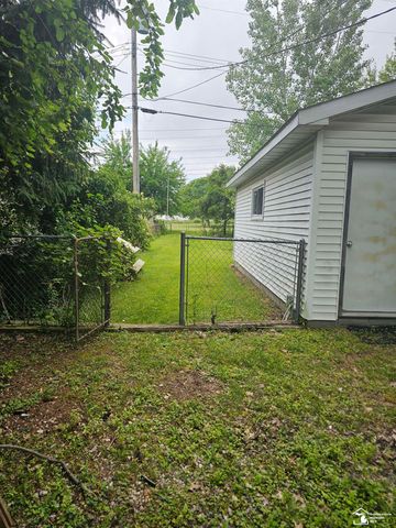 32256 York Street, Rockwood, MI 48173
