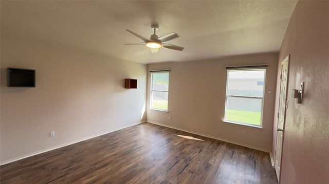 700 Sweet Leaf LN, Pflugerville, TX 78660