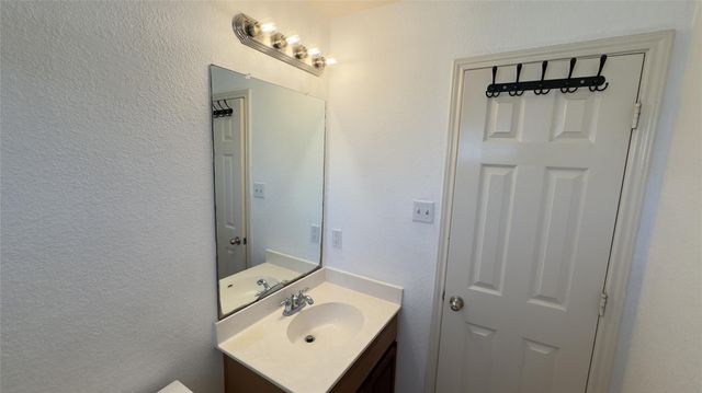 700 Sweet Leaf LN, Pflugerville, TX 78660