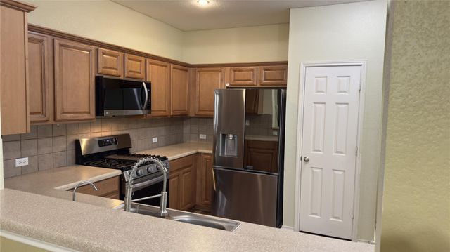 700 Sweet Leaf LN, Pflugerville, TX 78660
