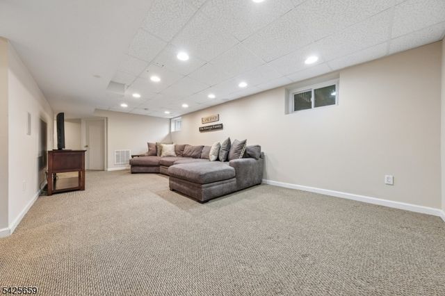 23 Crestview Ave, Madison Boro, NJ 07940