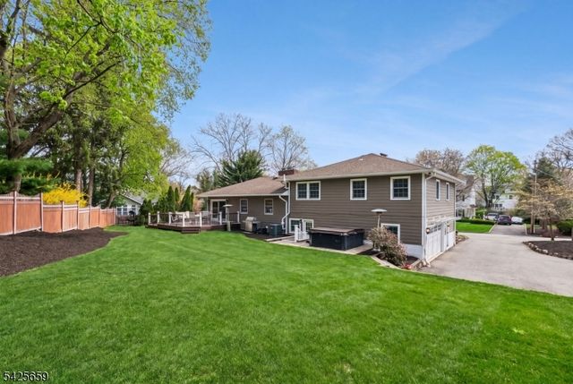 23 Crestview Ave, Madison Boro, NJ 07940