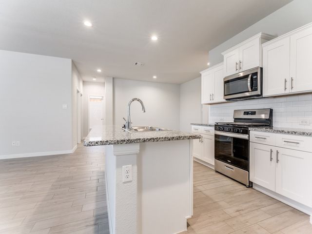 9609 Alderleaf Trail, Fort Worth, TX 76036