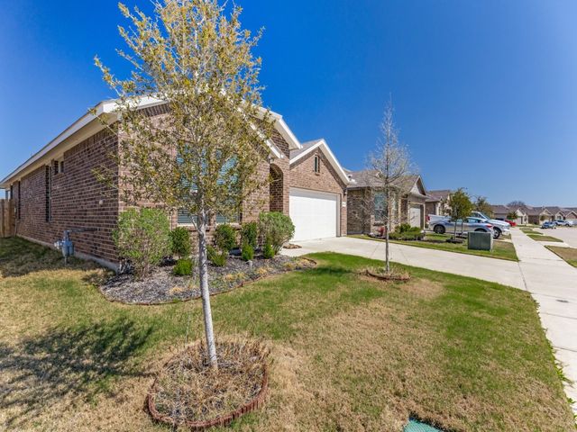 9609 Alderleaf Trail, Fort Worth, TX 76036