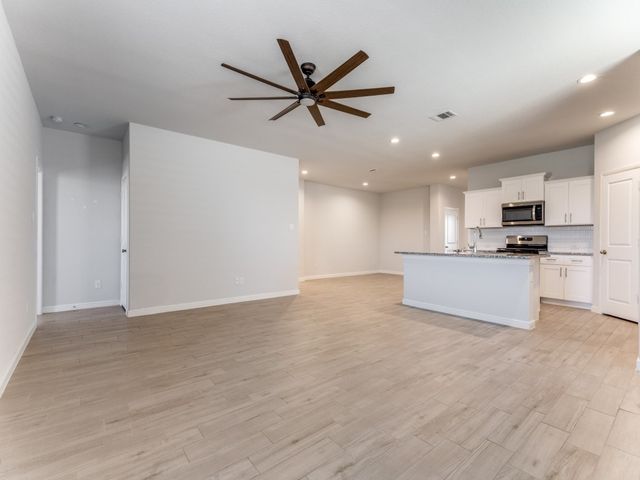 9609 Alderleaf Trail, Fort Worth, TX 76036