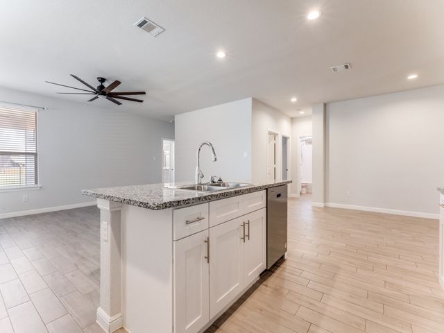 9609 Alderleaf Trail, Fort Worth, TX 76036