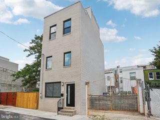 2225 N WATERLOO ST, Philadelphia, PA 19133