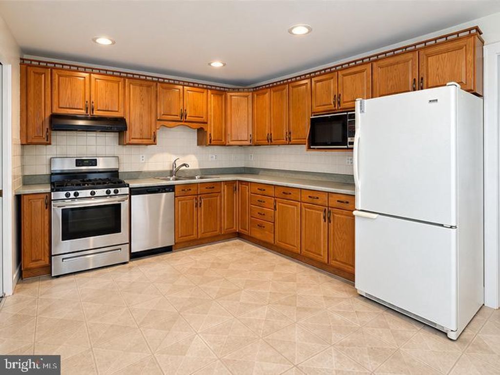 731 HATHAWAY LN, Ardmore, PA 19003 — photo 5