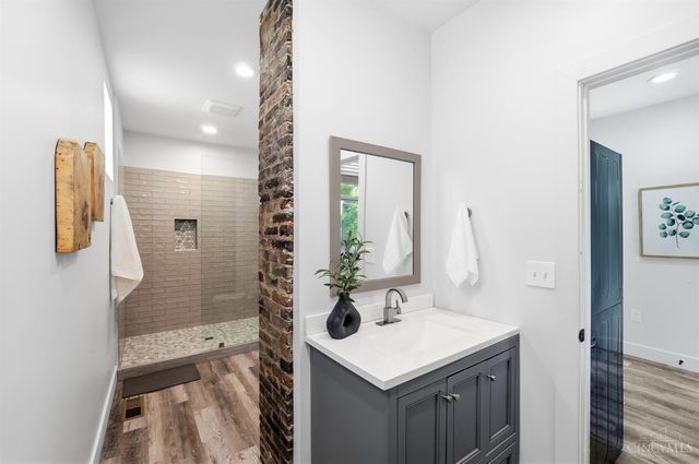 951 Parkside Place, Cincinnati, OH 45202