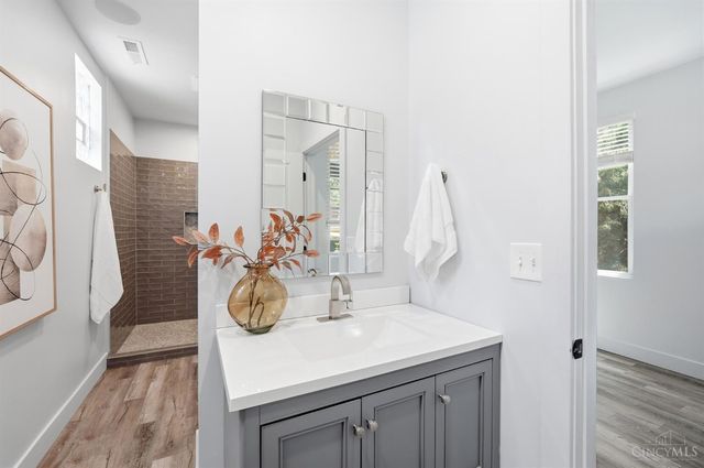 951 Parkside Place, Cincinnati, OH 45202