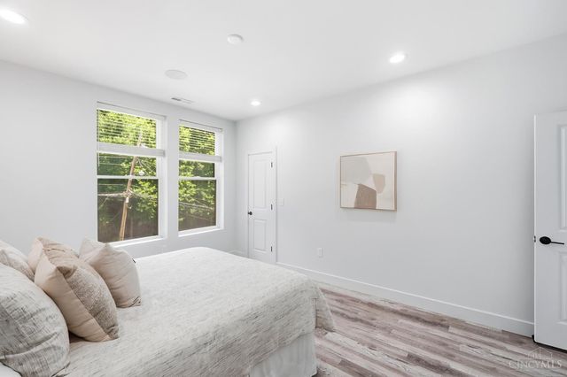 951 Parkside Place, Cincinnati, OH 45202