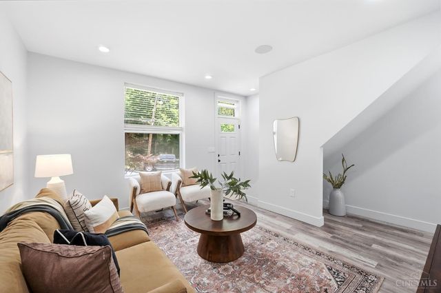 951 Parkside Place, Cincinnati, OH 45202