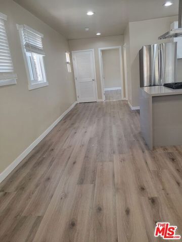1180 S Bronson Avenue, Los Angeles, CA 90019