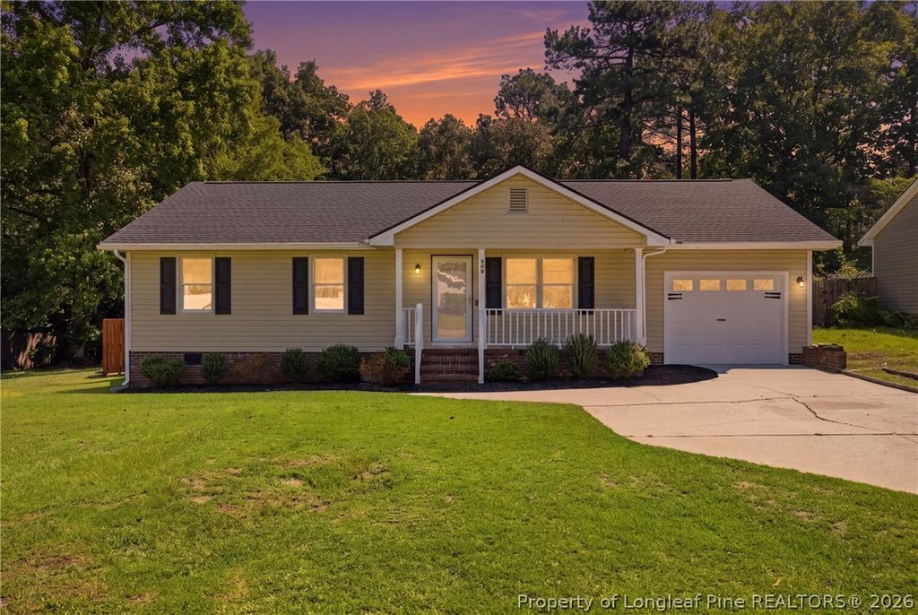 949 Kennesaw Drive, Fayetteville, NC 28314 — exterior