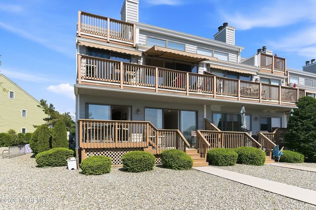 41 Hidden Harbor Drive, Point Pleasant, NJ 08742