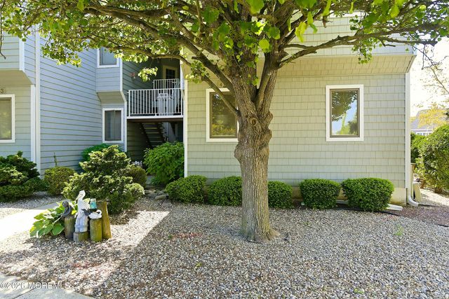 41 Hidden Harbor Drive, Point Pleasant, NJ 08742