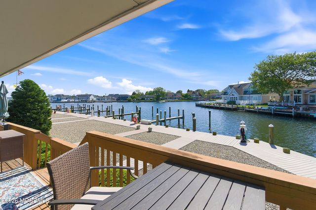 41 Hidden Harbor Drive, Point Pleasant, NJ 08742