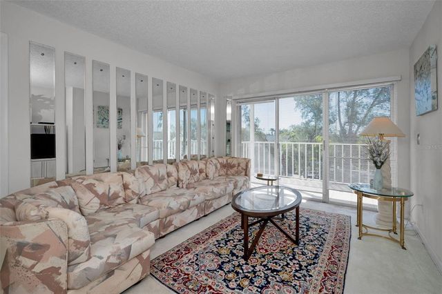 9000 COMMODORE DRIVE 402, Seminole, FL 33776